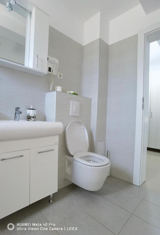 Apartamento Garsoniera de la mare Mangalia Exterior foto